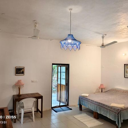 Isai Ambalam Guest House Pondicherry Exterior foto