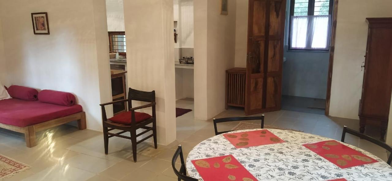 Isai Ambalam Guest House Pondicherry Exterior foto