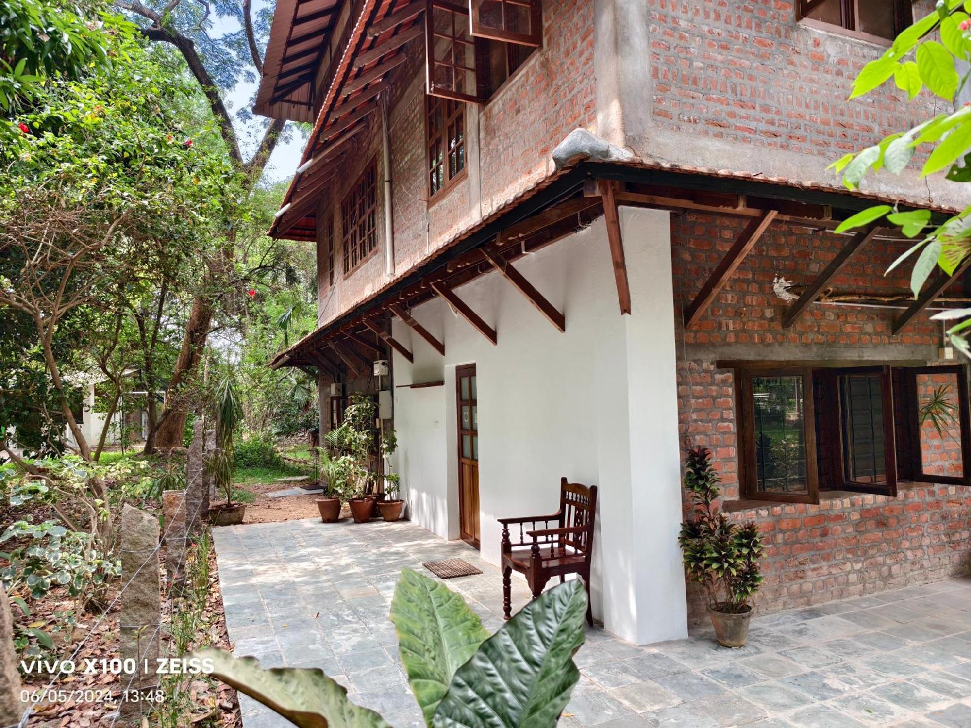 Isai Ambalam Guest House Pondicherry Exterior foto