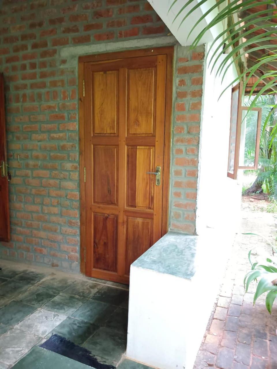 Isai Ambalam Guest House Pondicherry Exterior foto