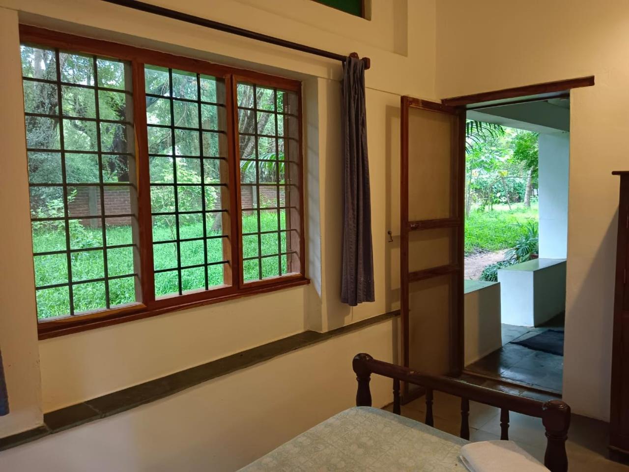 Isai Ambalam Guest House Pondicherry Exterior foto