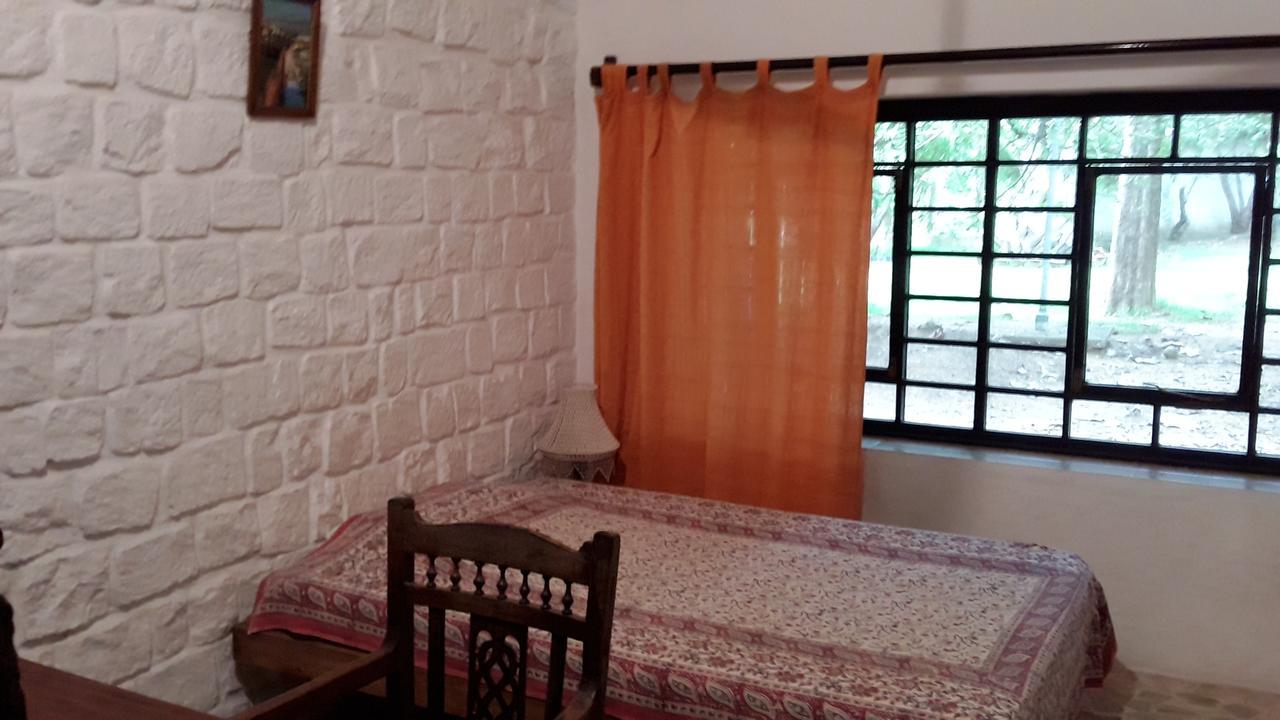 Isai Ambalam Guest House Pondicherry Exterior foto